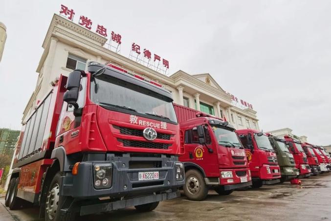 地震来袭赣州100名消防员紧急出动