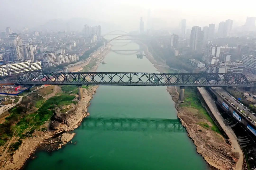 叮叮当……"2月24日上午,在内(江)昆(明)铁路宜珙支线金沙江铁路特