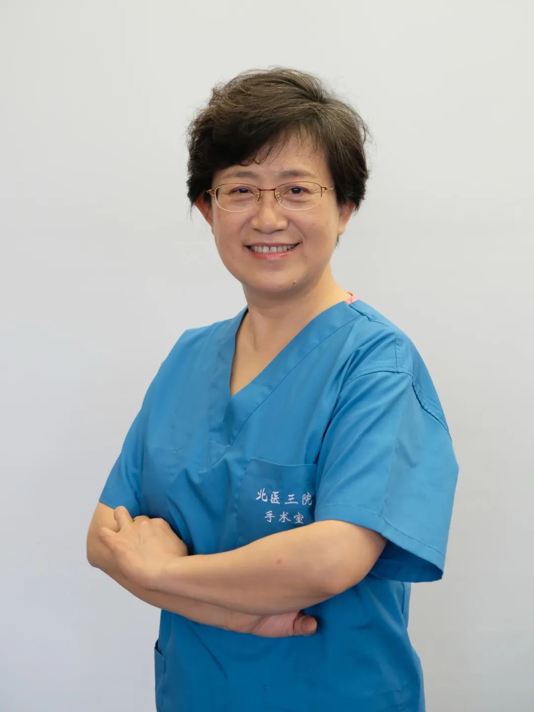 致敬了不起的她丨乔杰用双手托起生命