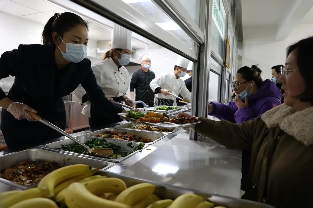 襄城区法院干警食堂正式开伙啦!