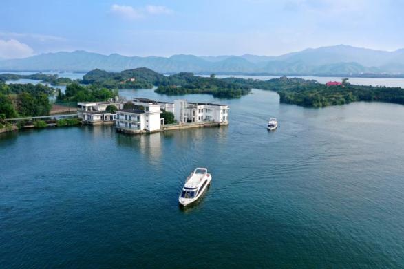 暢遊通山咸寧大小湖泊眾多 湖泊邊四季景色都各有魅力 只有身臨其境