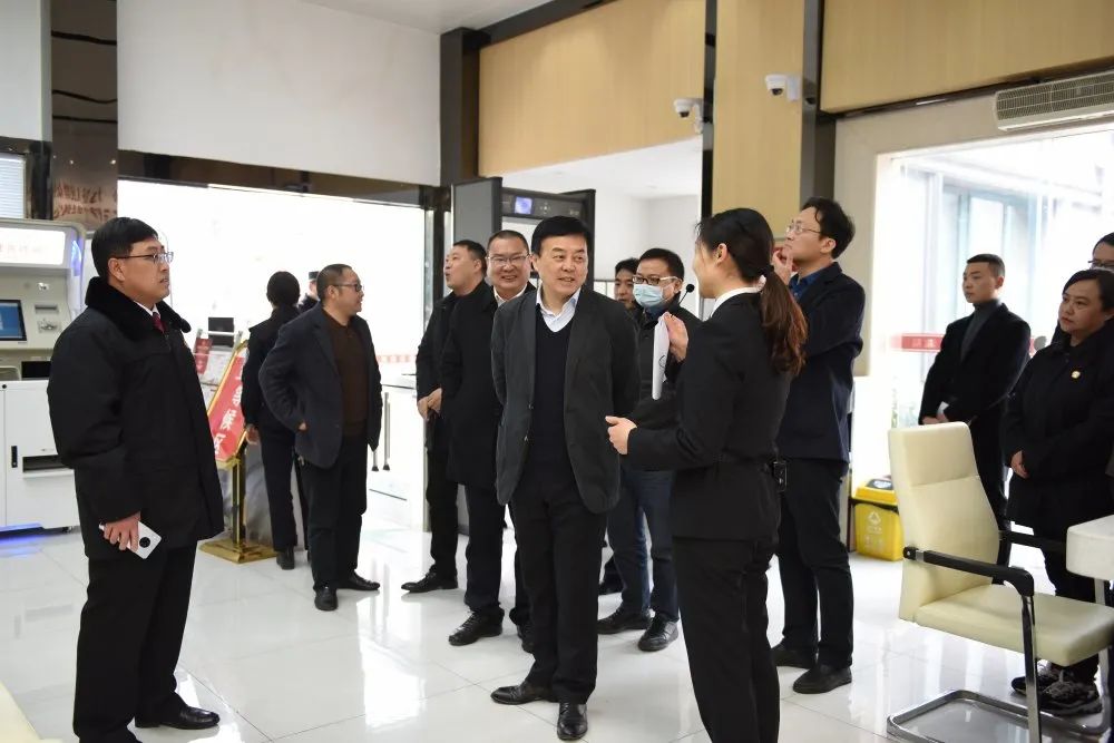 市委政法委副书记王强,名山区委常委,政法委书记魏东,名山区副区长