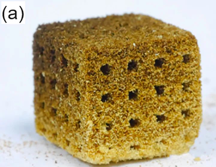 科学家们的3d打印立方体结构(如图)具有低水平的包装密度用白蚁枫便