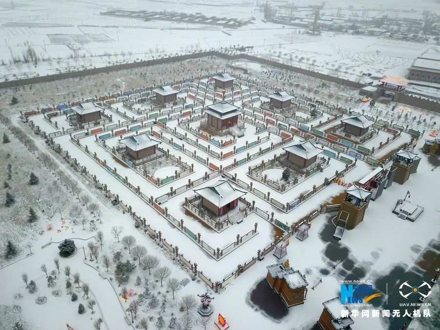 飛閱中國雪落九曲黃河燈陣