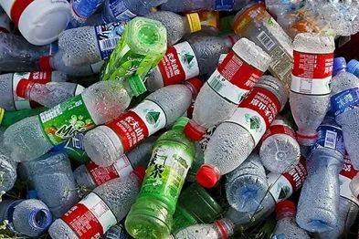 泡沫塑料等处理清洁过的干净塑料制品但需注意的是可回收的塑料垃圾应
