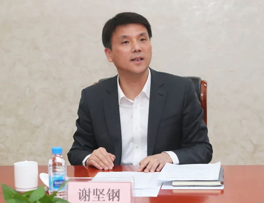 深化认识细化方案优化队伍谢坚钢薛侃调研督导居民区两委班子换届工作