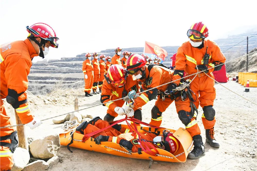 初春礪劍麻家寺甘肅省消防救援總隊重大地震災害跨區域應急救援拉動