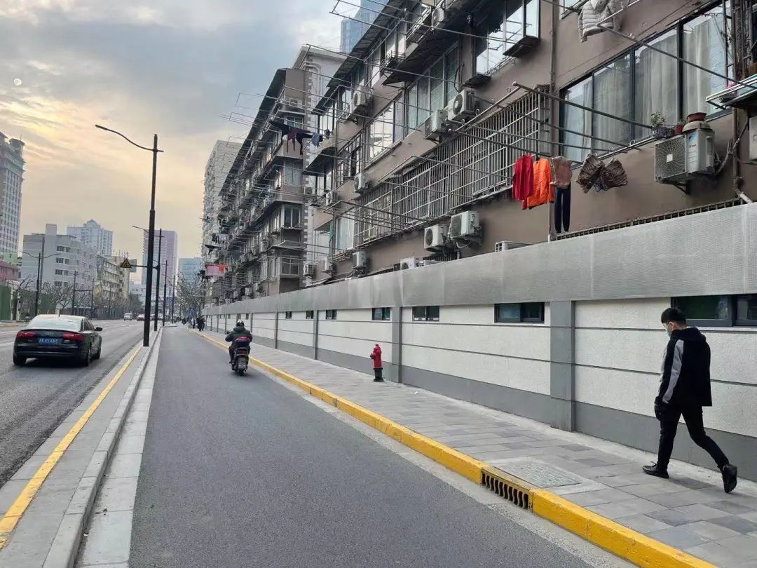长风新村街道辖区内居民区面貌焕然一新近几年……消防通道疏通外墙