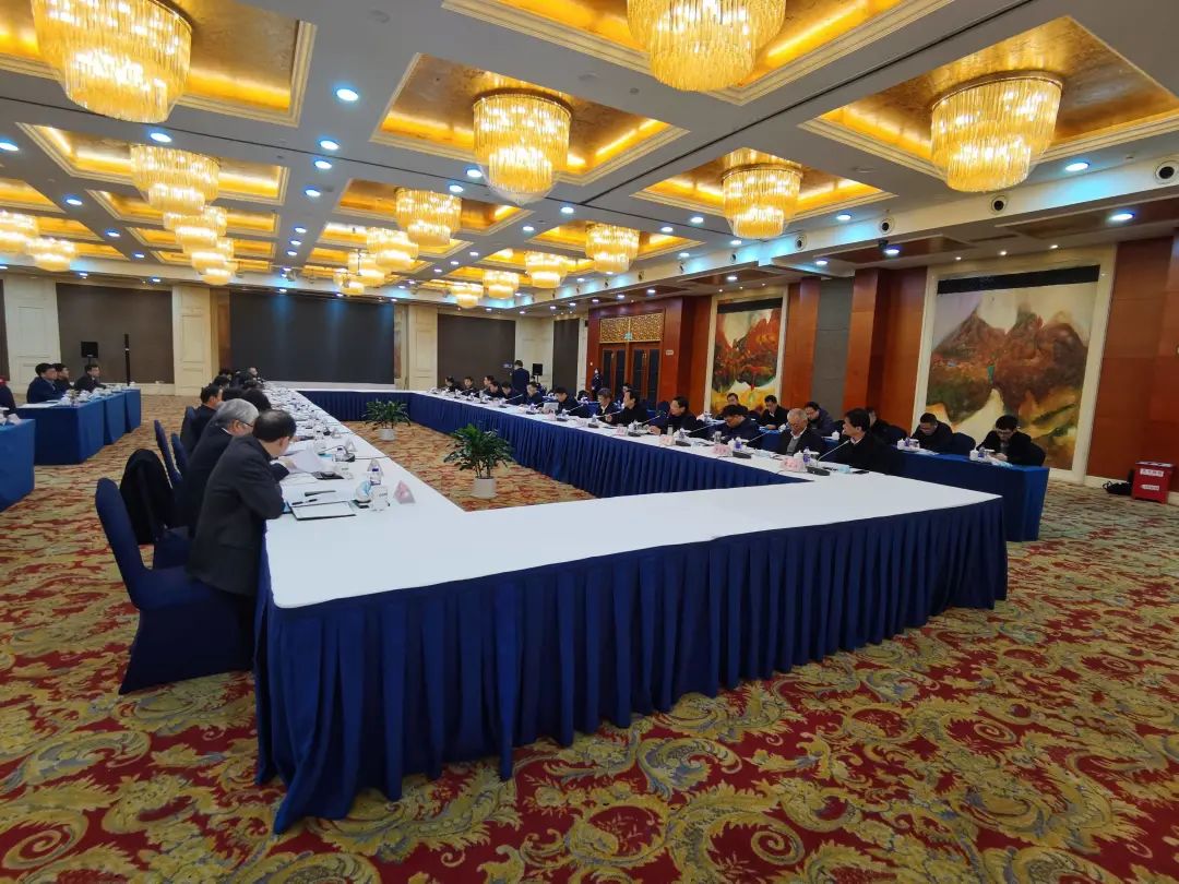 单向前率队拜会海螺集团