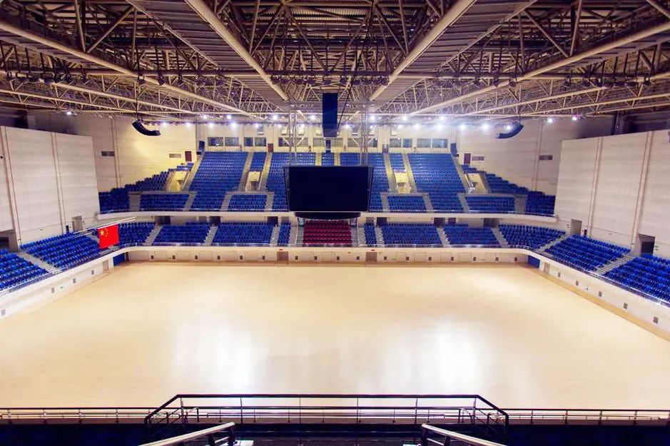 长春奥林匹克公园内的体育场,体育馆,游泳馆,全民健身馆无论在阳光下