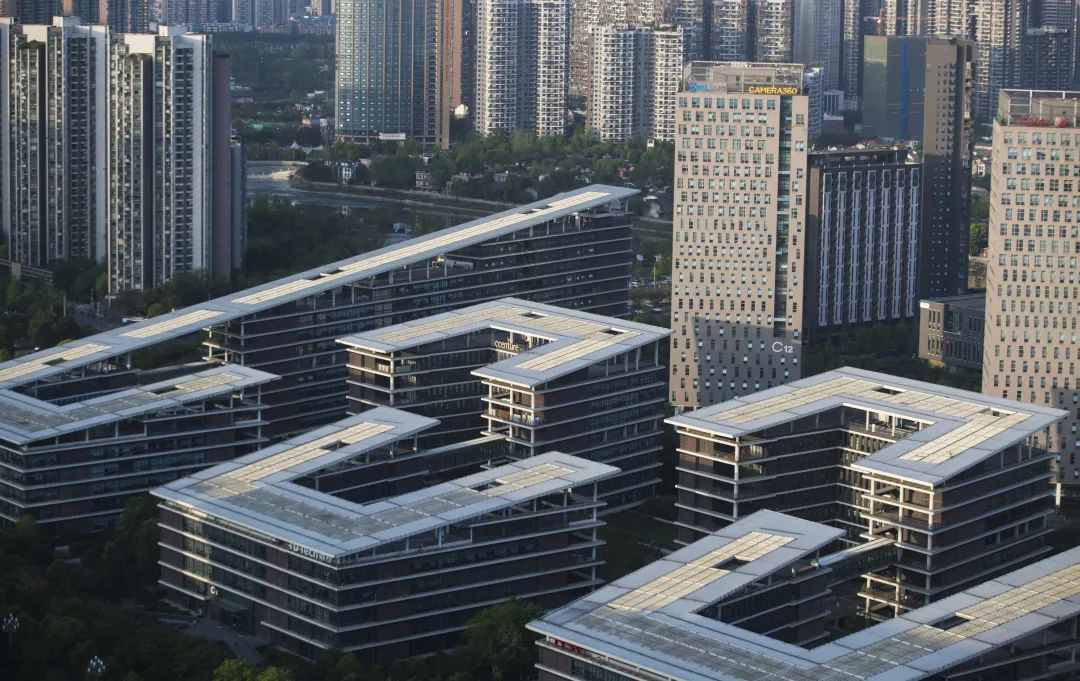 谁是极米上市的"幕后赢家"?