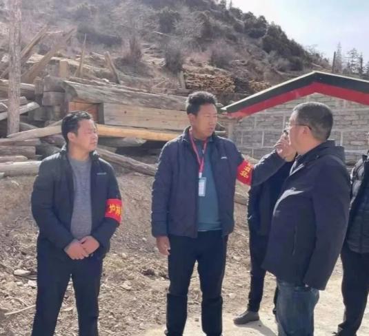 【森林草原防灭火】省林草局林业总站站长陈小中一行赴乡城县督导工作