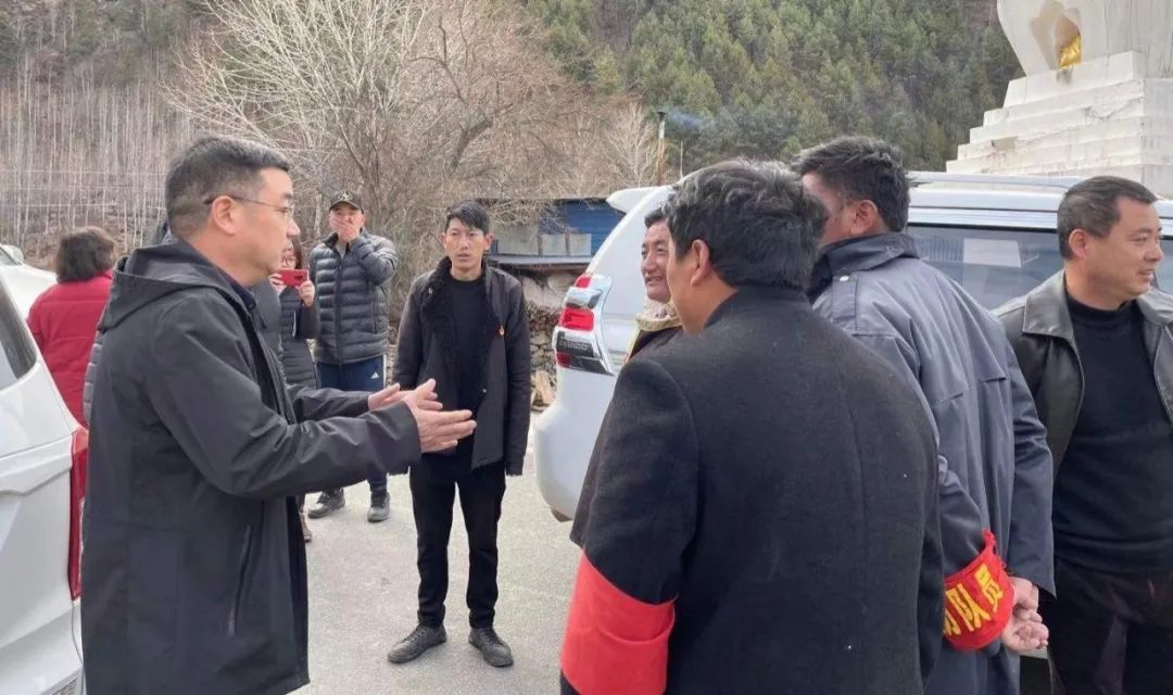 【森林草原防灭火】省林草局林业总站站长陈小中一行赴乡城县督导工作