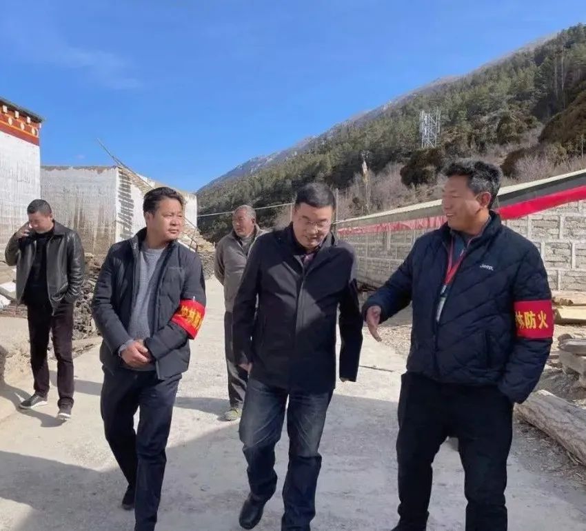 【森林草原防灭火】省林草局林业总站站长陈小中一行赴乡城县督导工作