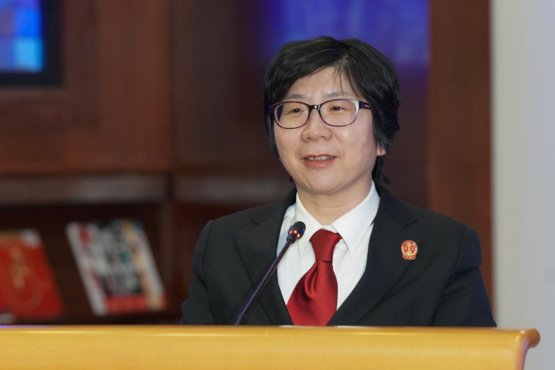 上海二中院立案庭庭长张晔军介绍了一站式多元解纷及诉讼服务情况