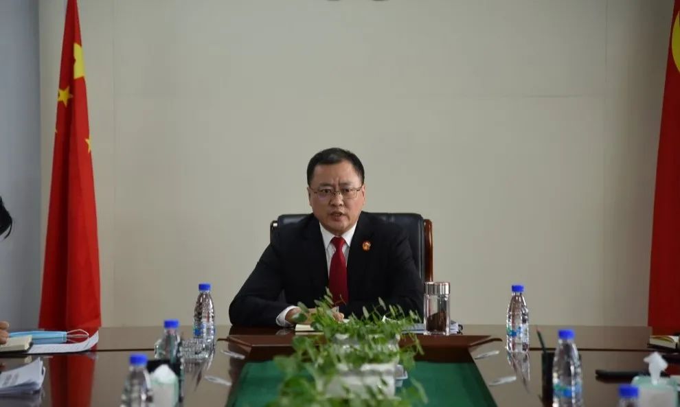 东安区法院召开党组扩大会议传达学习有关会议精神