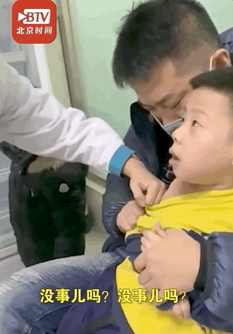 萌娃打针前狂夸护士,结局亮了