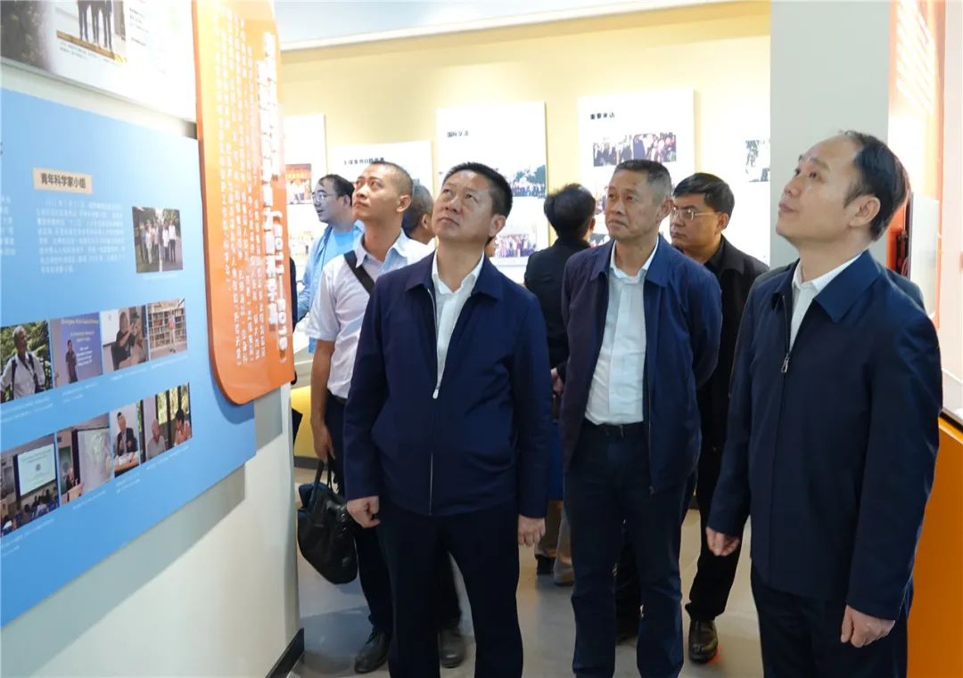 云南省副省长张治礼到西双版纳州调研科技和教育工作