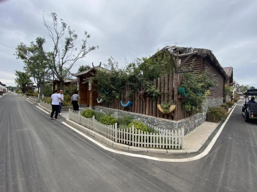 南马庄村不断提升农村公路路况质量,充分改善农村公路路域环境,方便