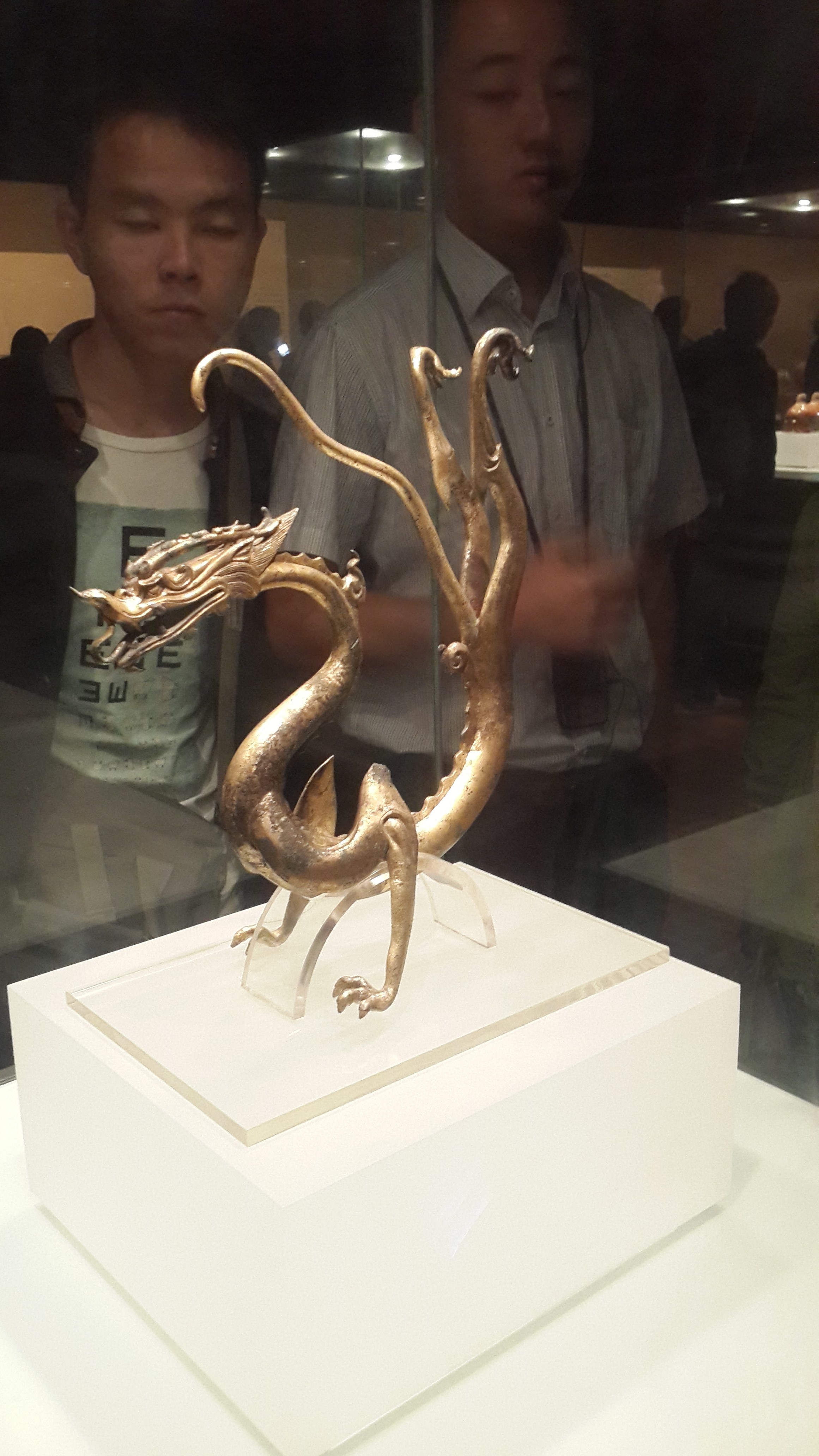 看见文物鎏金铁芯铜龙力量与美的杰出代表