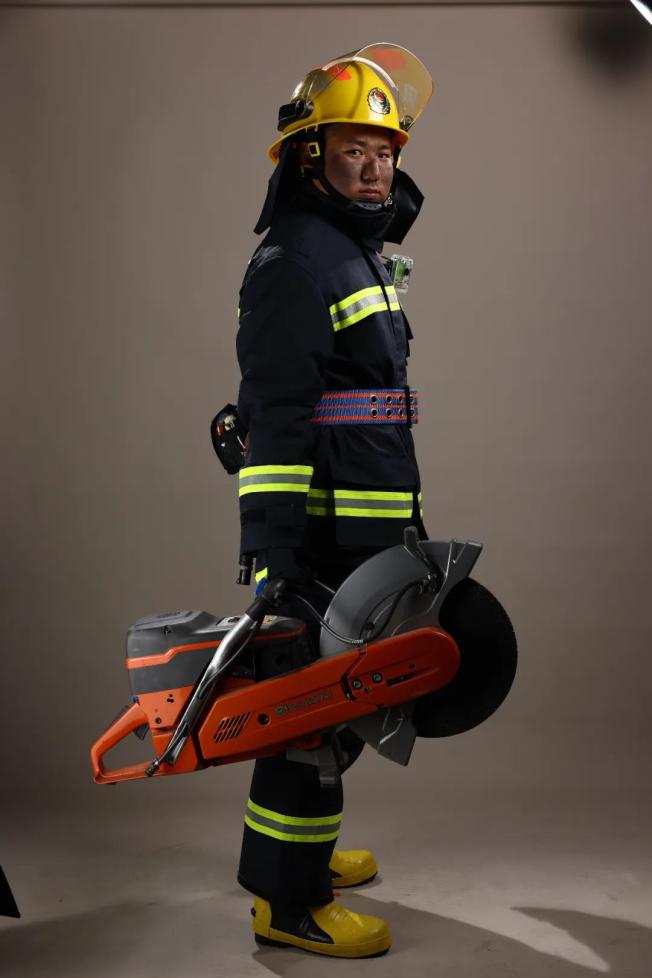 今日18时见证荣耀丨最美消防员王孝冬当选2020龙江在线好人