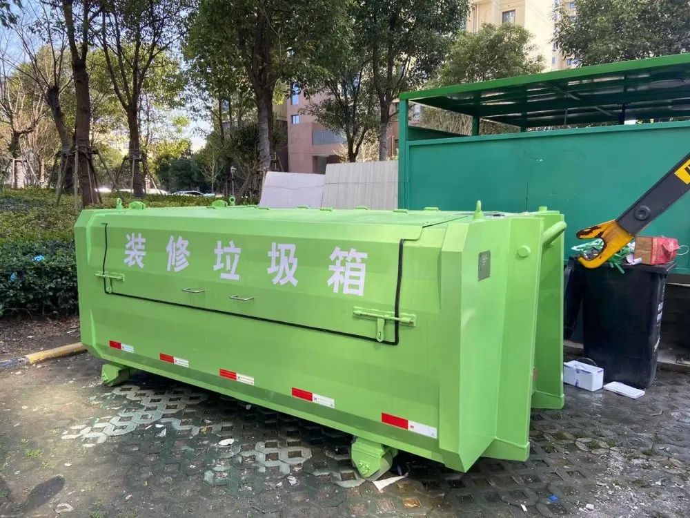 采用智能化装修垃圾收集箱作业,一是极大提高了垃圾的收集,清运能力