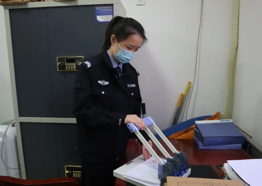 今春花开别样红支援挂职女警封闭执勤工作纪实下