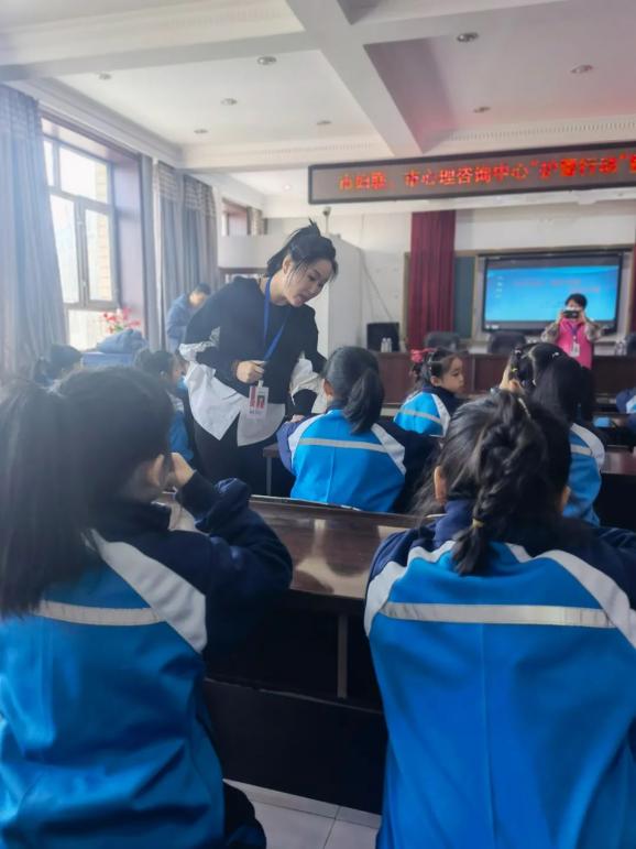 双鸭山市"护蕾行动"走进玉龙小学