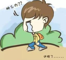 女童独自在十字路口徘徊幸好