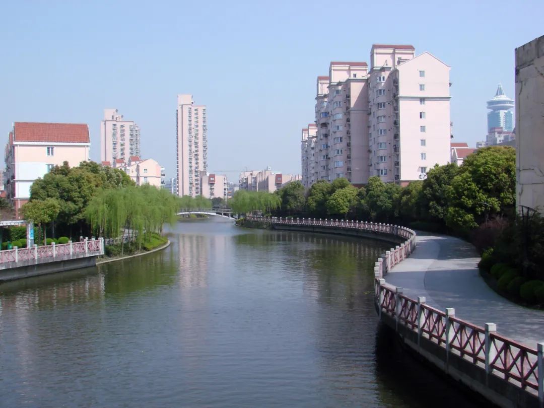 8m643;/s;完成听潮,莲溪路和荡湾等区域积水点改造;积极推进张家浜