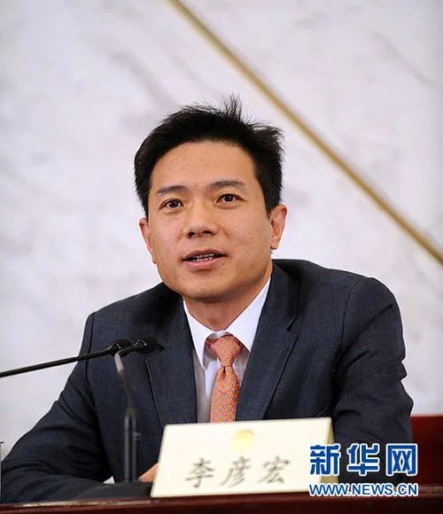 全国两会召开在即李彦宏提交了5份提案都说了啥
