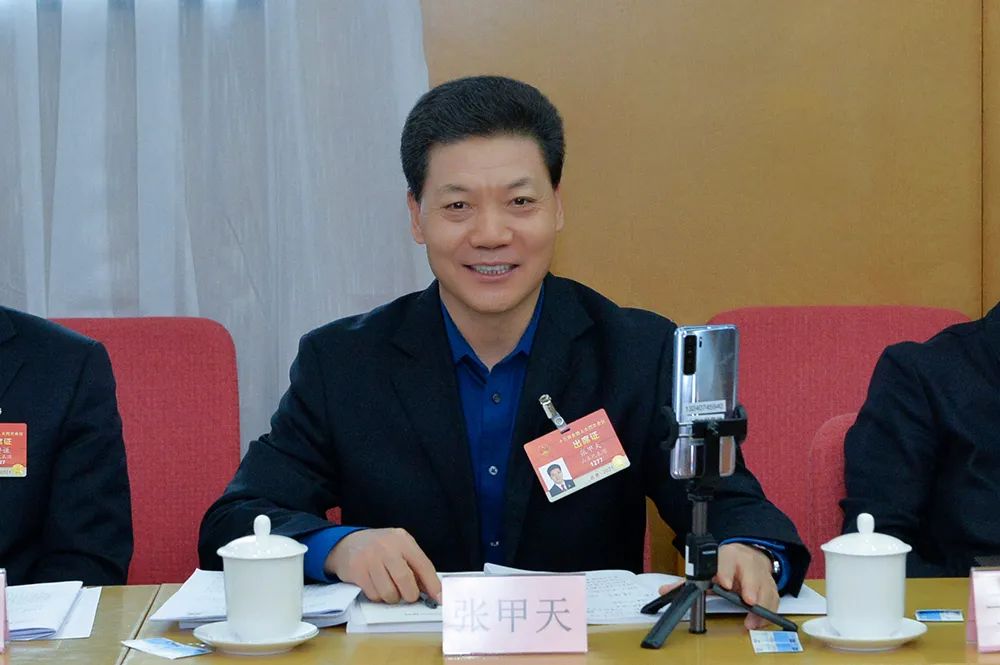 67营造稳定公开透明可预期法治化营商环境山东高院院长张甲天代表谈