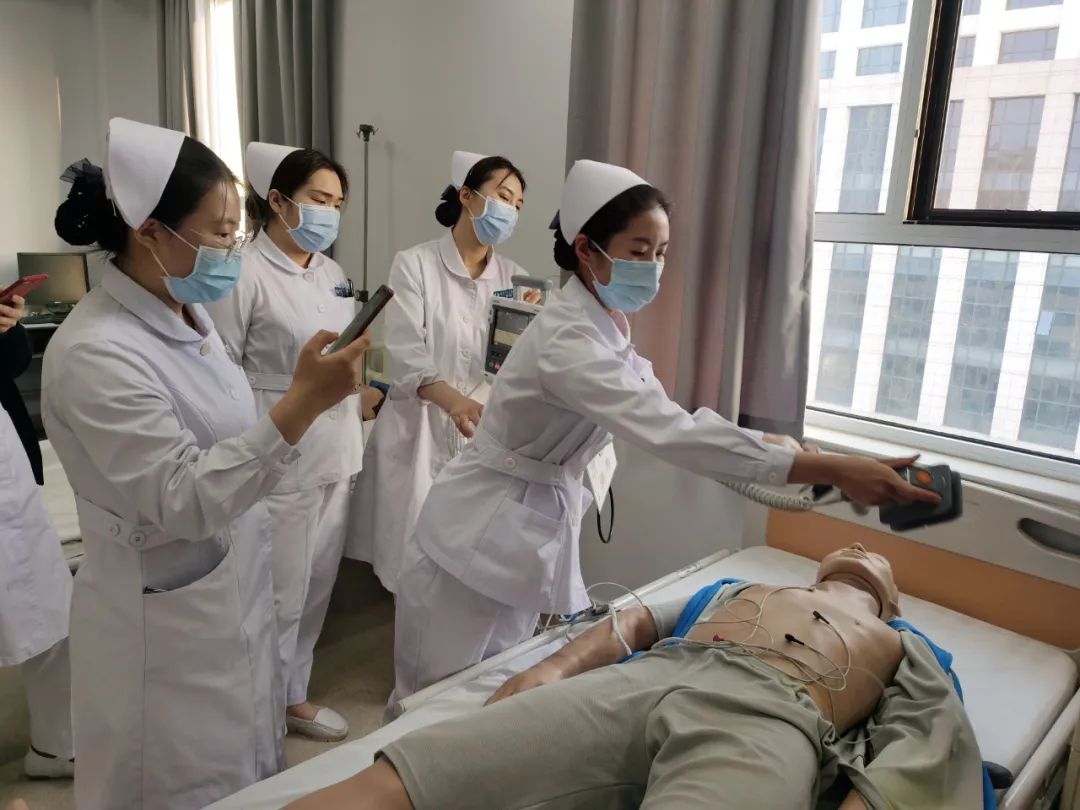 心肺复苏 简易呼吸器的使用,电除颤,静脉输血,心电监护