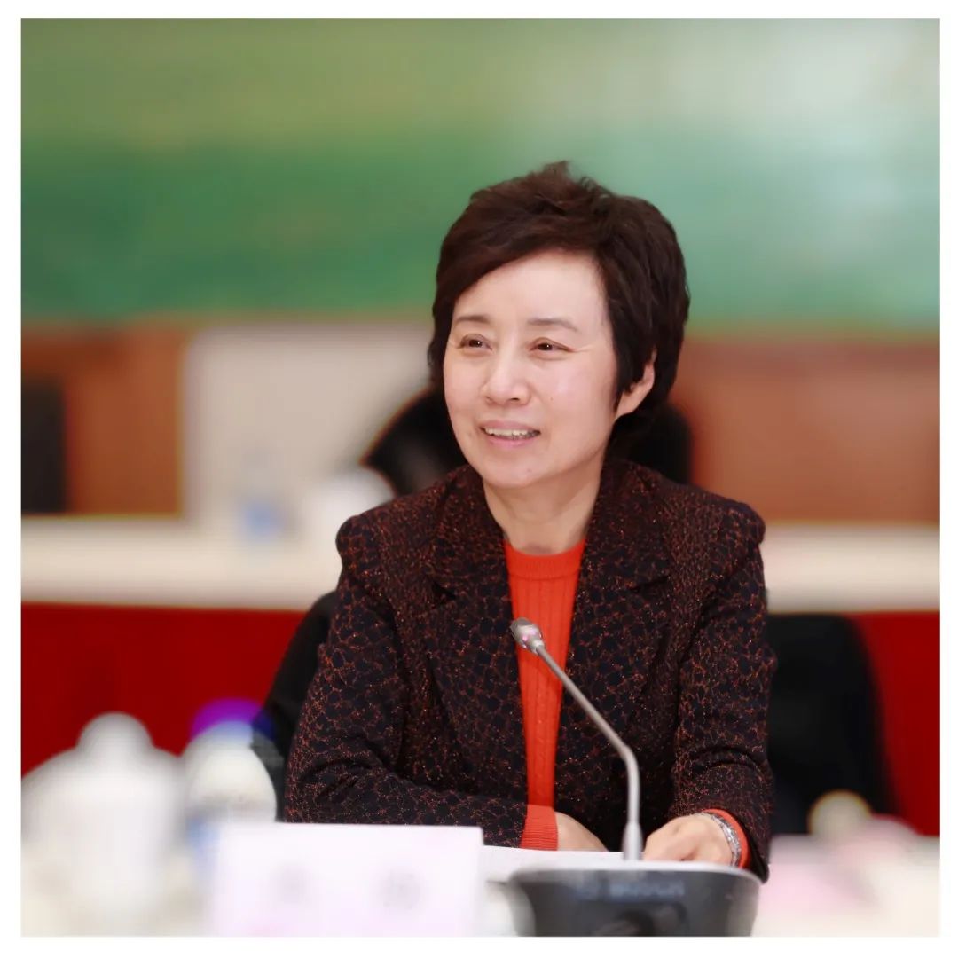 巾帼不让须眉今天致敬复旦的她们