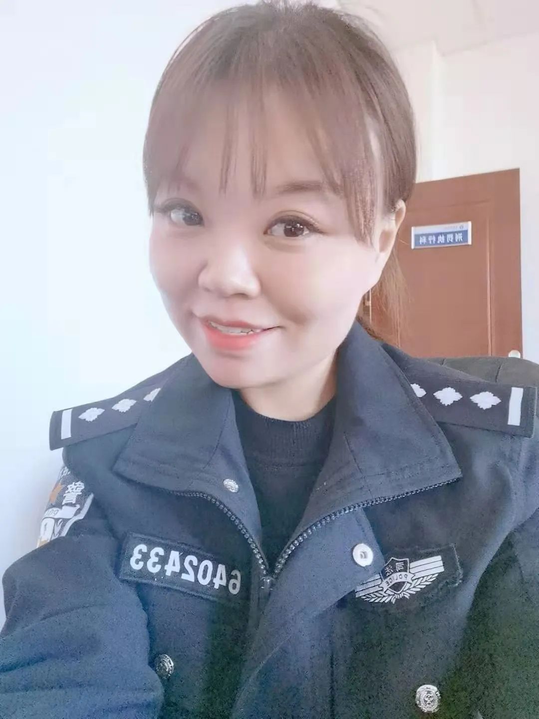 英姿飒爽的警花,尽情绽放的年华,今天,祝你们节日happy!