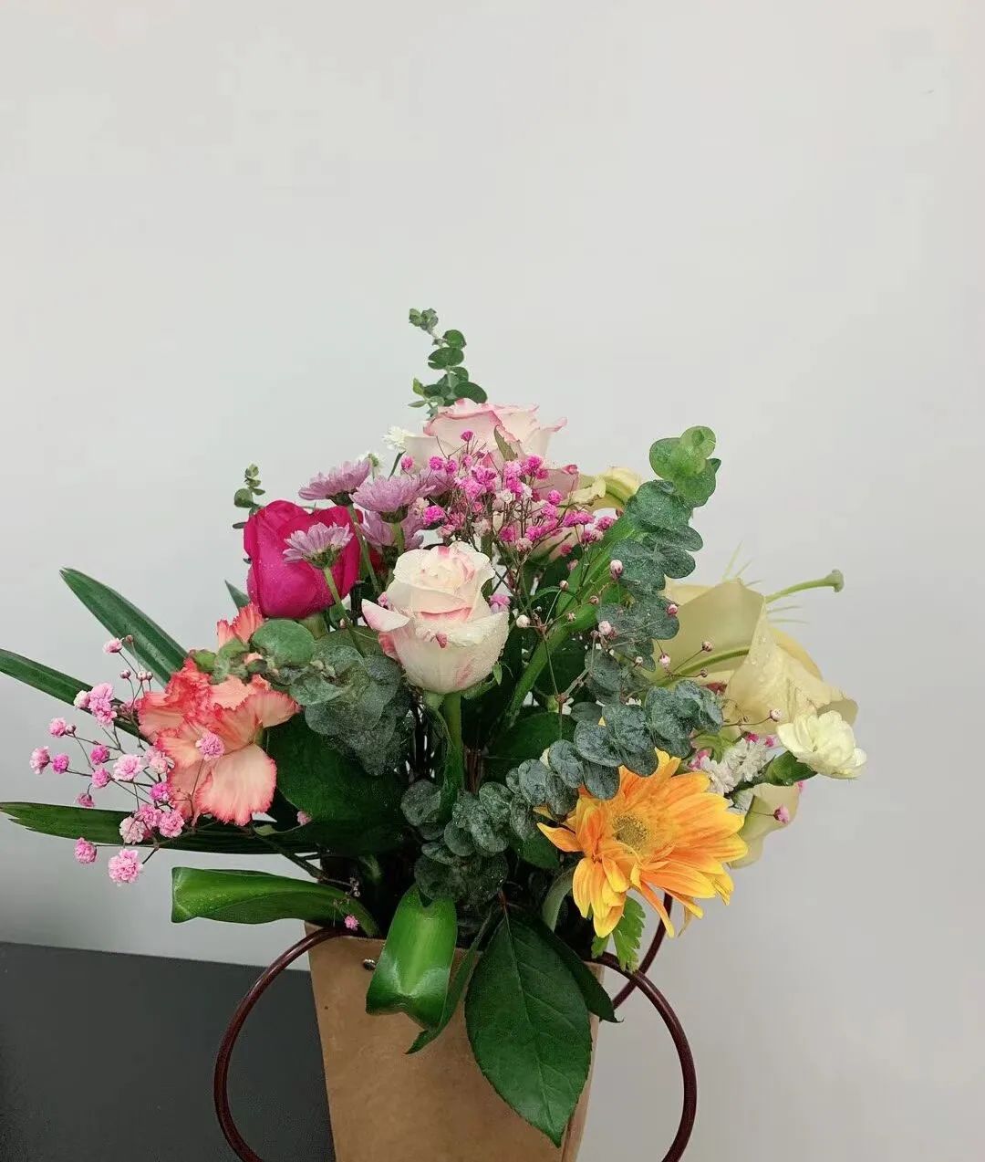 巧手插花魅力巾帼临泉法院举办三八妇女节花艺培训活动