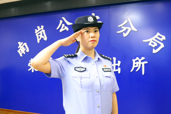 铿锵警花巾帼芳华哈尔滨市公安局开展庆祝三61八节暨喜迎建党100