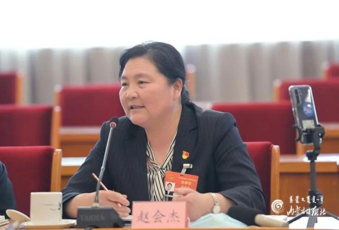 3月7日,参加十三届全国人大四次会议的内蒙古代表团代表王俊祥建议