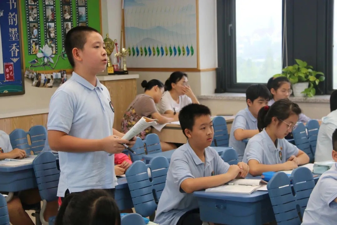 杭二中白马湖学校小学部做孩子思想火花的点燃者