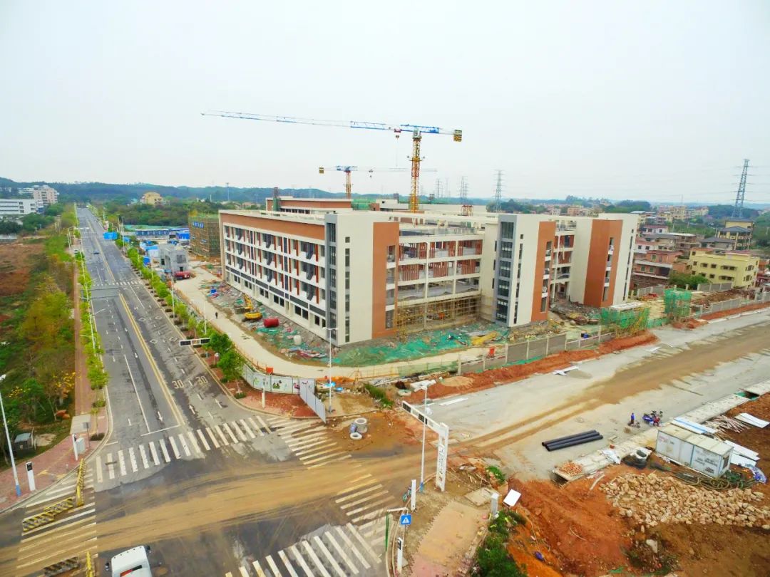 室内装修已完成博文小学预计今年9月建成投用双子星城也有新进展