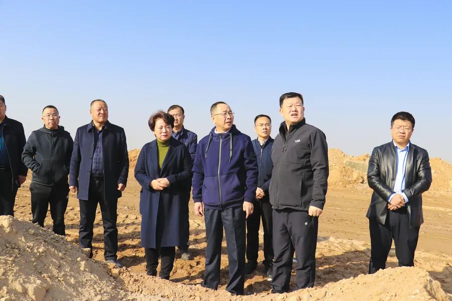 区委副书记,区长张莉,副区长潘虎一同调研.