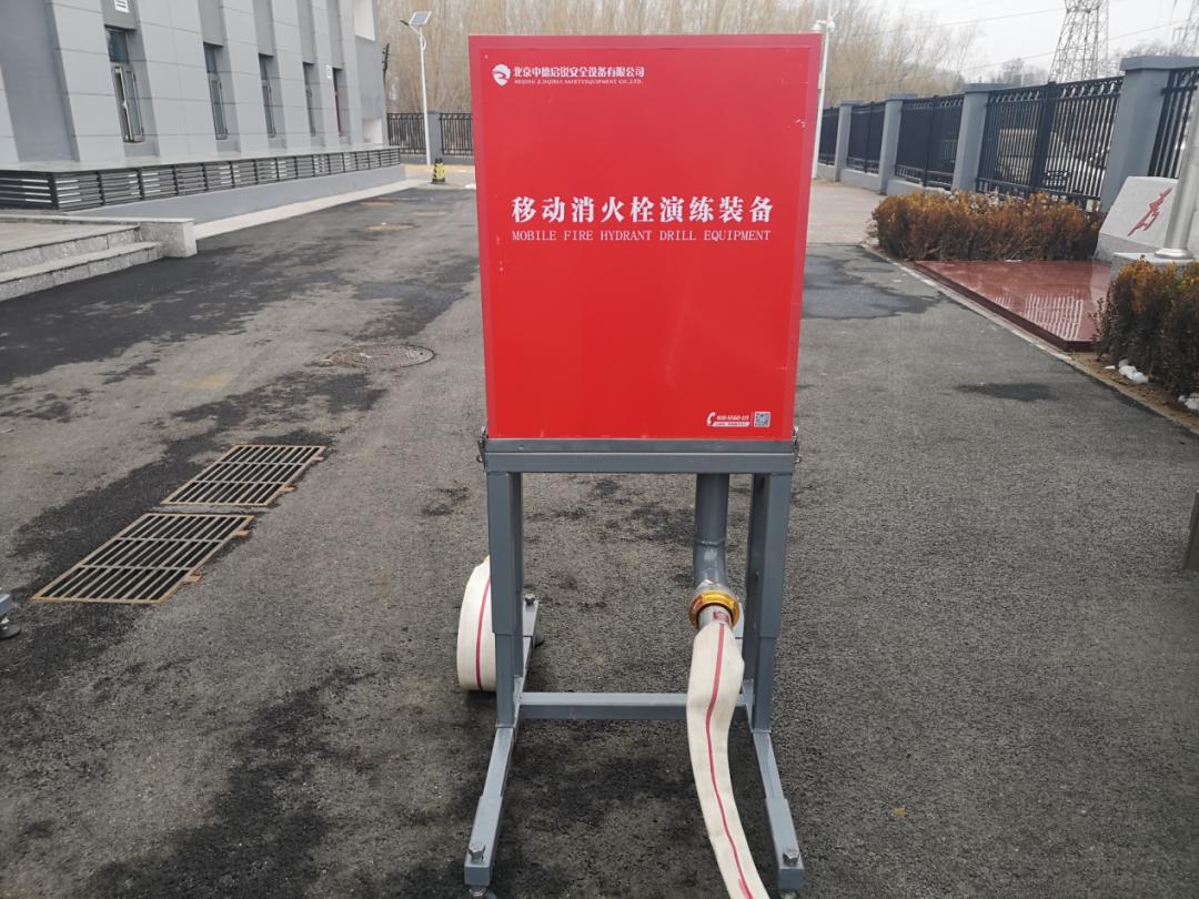 水枪放多了用卡扣卡住~套上消火栓箱~支架安装完毕~配套的安装工具~两