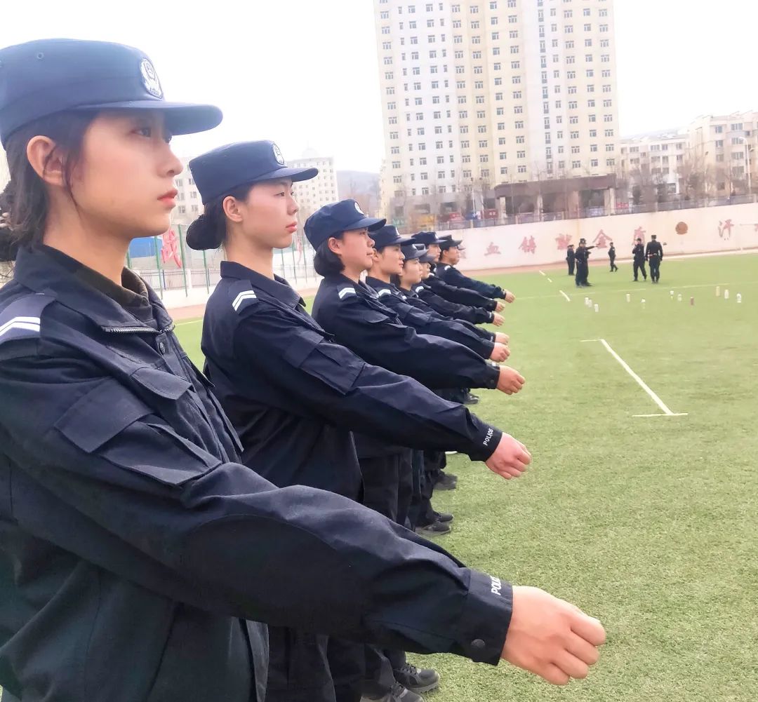 西宁特警开展新警集训