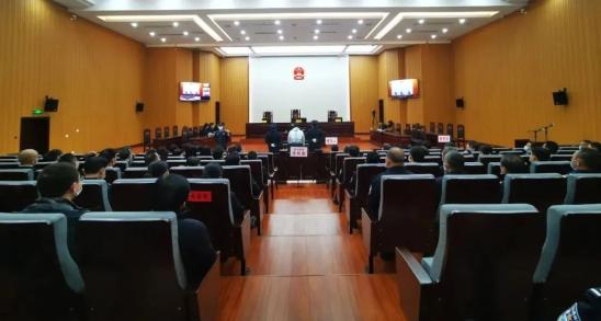 一声清脆的槌响,歙县公安局原三级警长江振华贪污,挪用公款一案在歙县