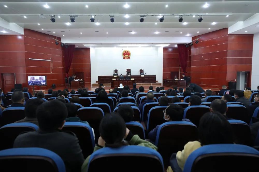 公诉机关指控,2011年至2020年期间,被告人许某武利用担任绩溪县人防办