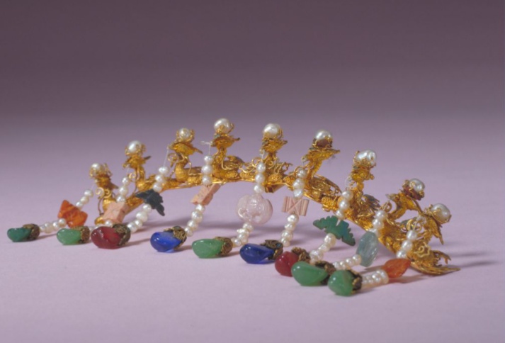 皇宫里的神秘珠宝