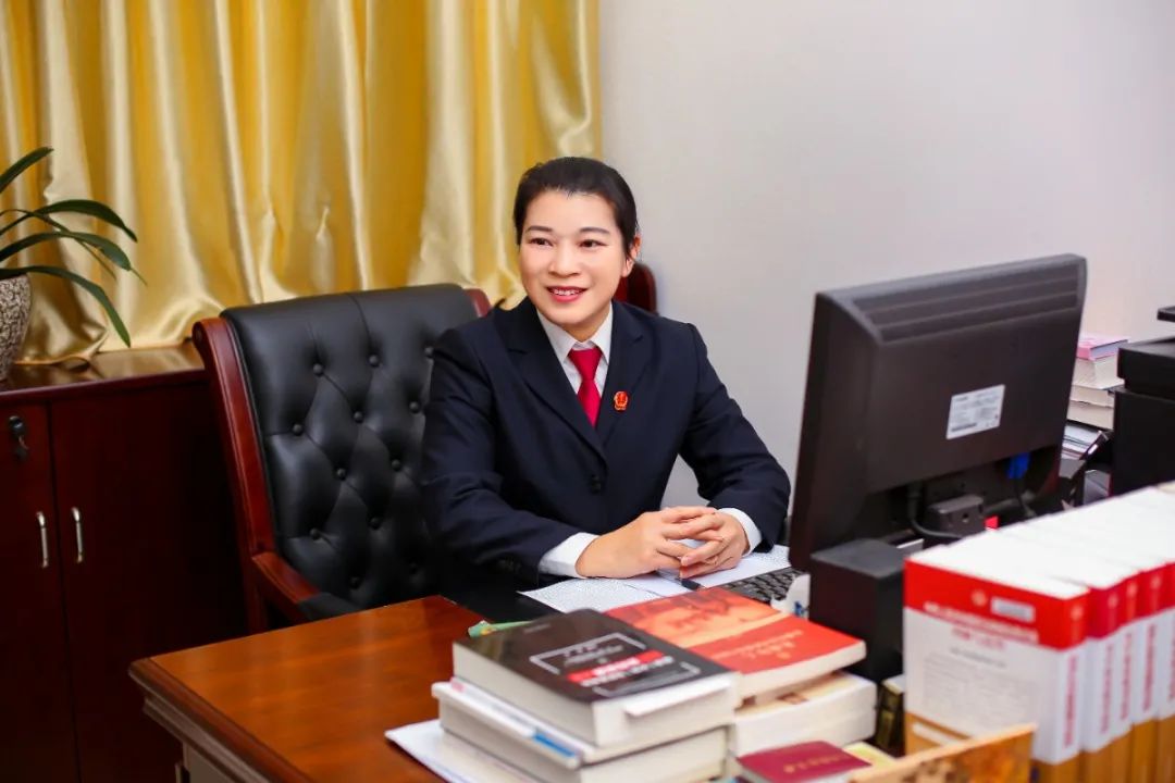 时代芳华巾帼力量致敬法院的女神们