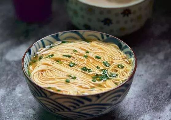 一碗阳春面征服了多少上海人的胃它的7个秘密侬晓得伐