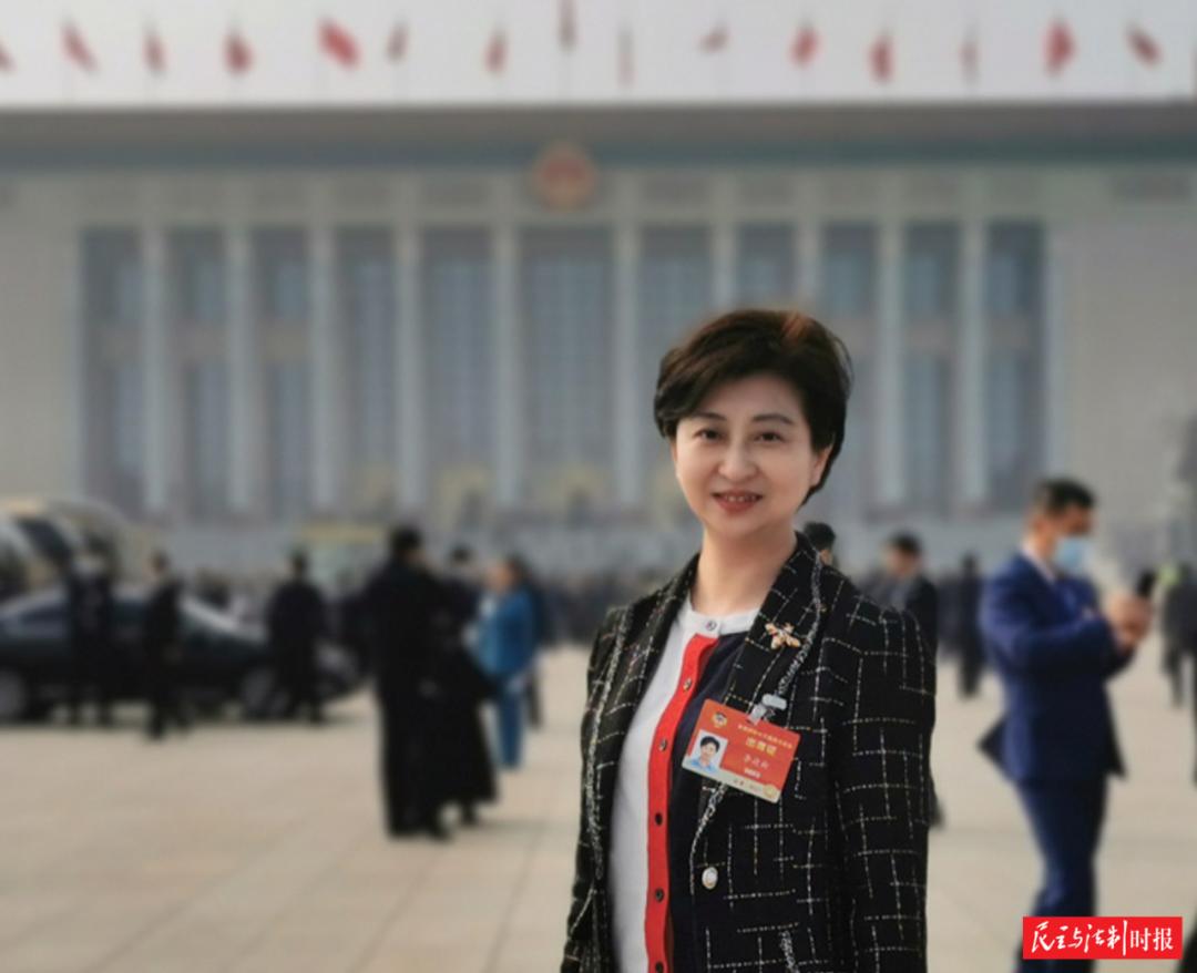 专题李迎新委员促进网约车行业管理及从业者职业发展