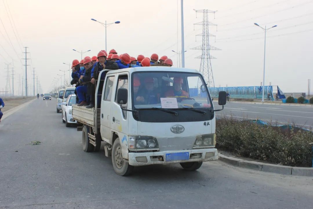 一幅拉车团队的图图片